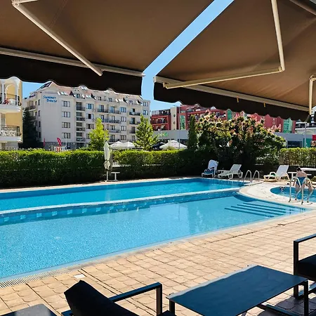 Sunny House 103 One Bedroom Apartment *